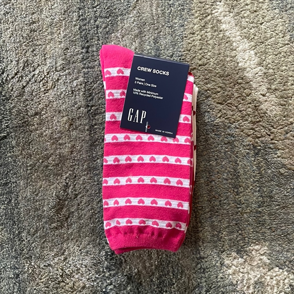NWT Gap Three-Pack Heart Crew Socks